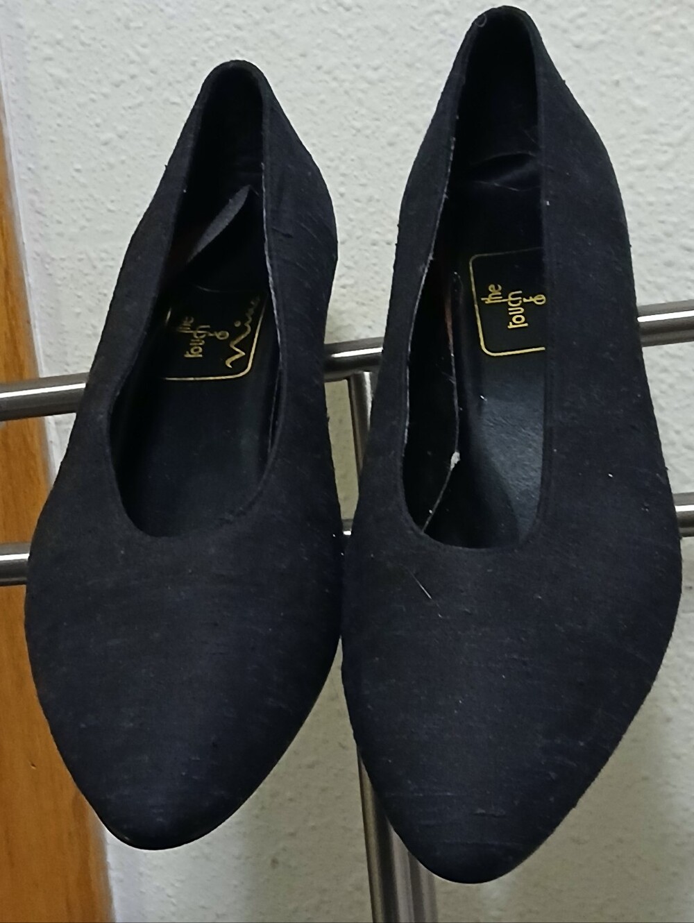 Vintage The Touch of Nina Black Pumps Gold Elephant Heels Size 9.5M
